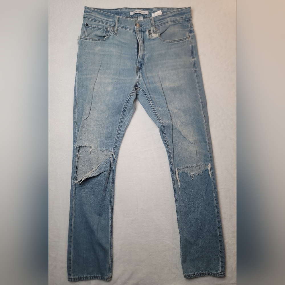 Calvin Klein Jeans Men's Embroidered Slim Fit 32x32 Light Wash Blue Bull Design